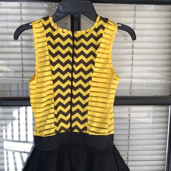 Kelle Bumble Bee Costume and Antenas - Picture 4 of 11